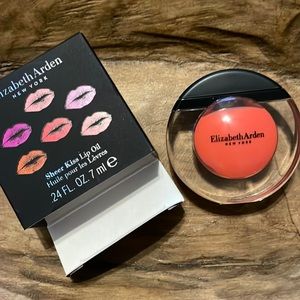 - Elizabeth Arden lip oil